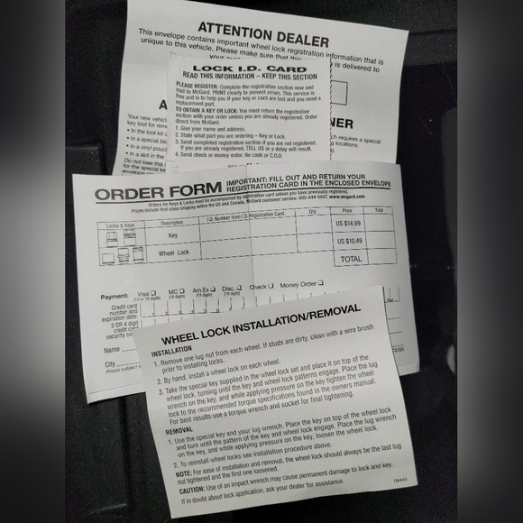 Like New! Lexus Owners Manual 2015 Lexus RX 350 - Picture 4 of 8